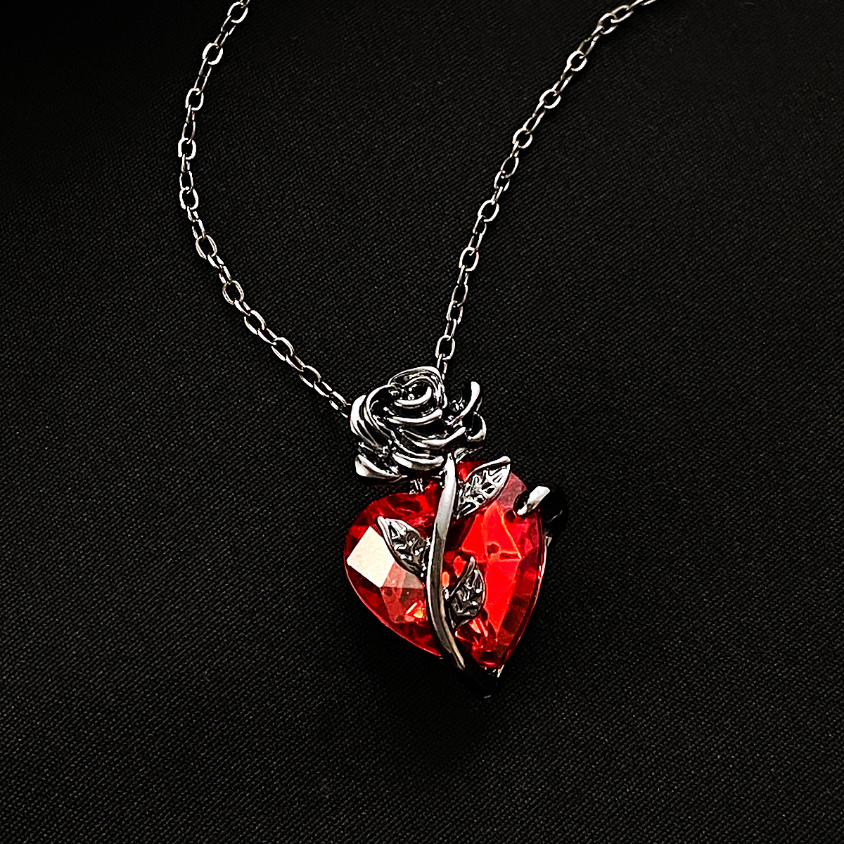 Love Rose Necklace With Gothic Dark Design And Entangled Flower Heart Shaped Collar